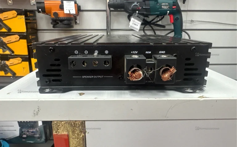 Усилитель  SKY lore st-1.2000