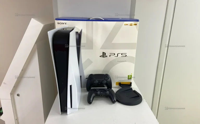 Приставка Sony PS5 с дисководом.