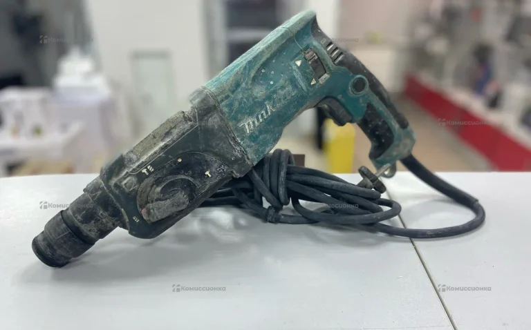 Перфоратор Makita HR2470
