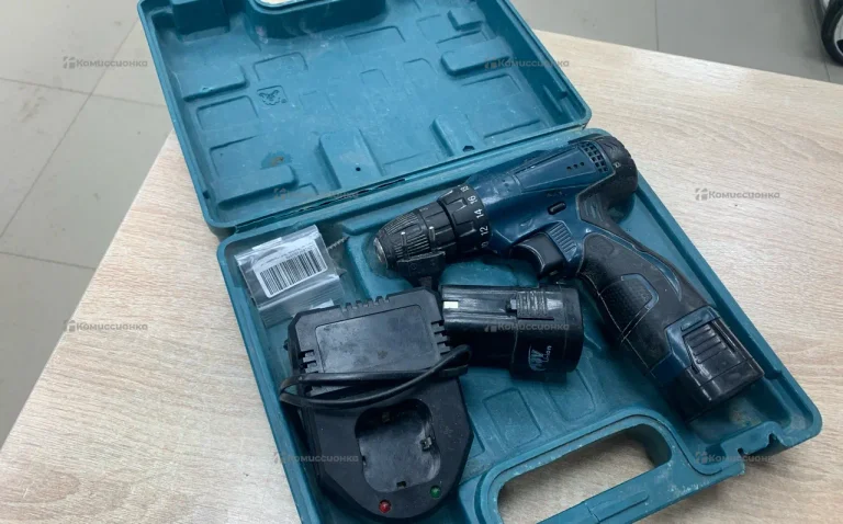 Шуруповерт с двумя АКБ