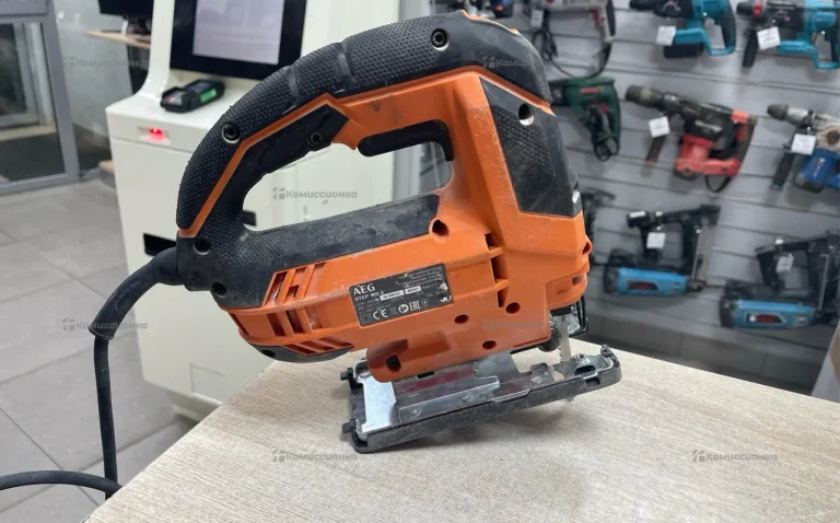 Электролобзик AEG STEP 100 X