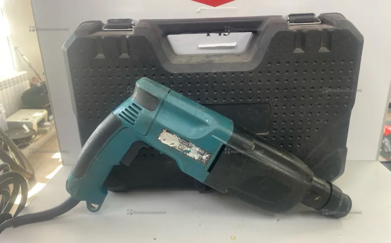 перфоратор Mikita HR2470