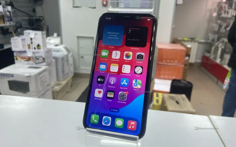 Apple iPhone 11 4/64 ГБ