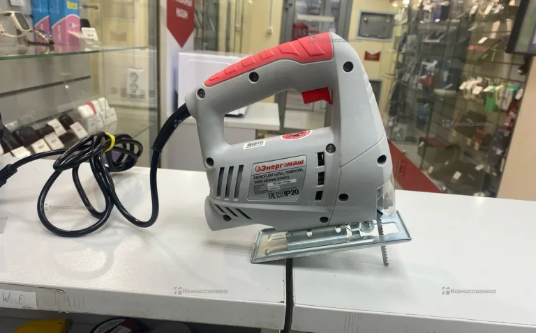 Электролобзик Энергомаш ЛБ-500