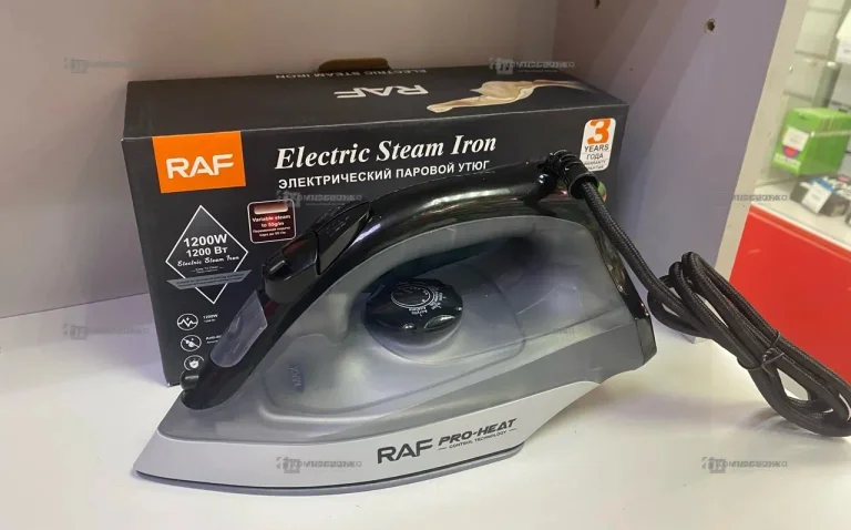 Утюг черный