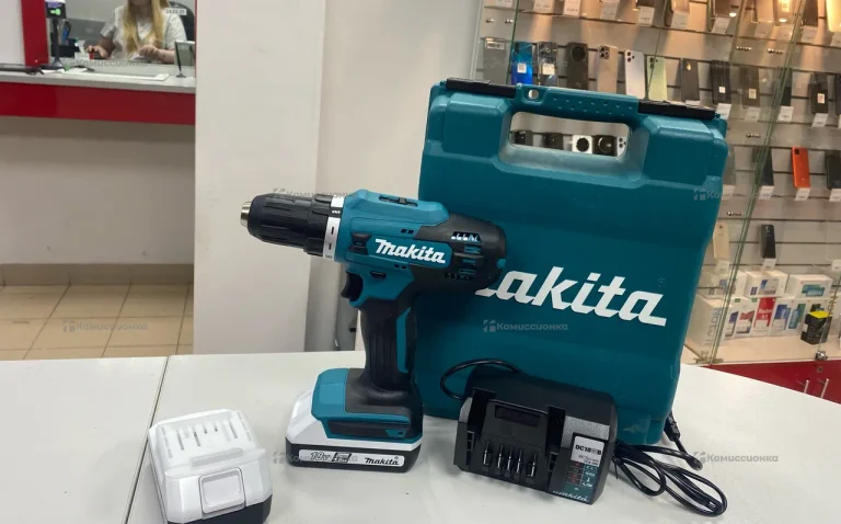 Аккумуляторная дрель-шуруповерт Makita DF488DWE