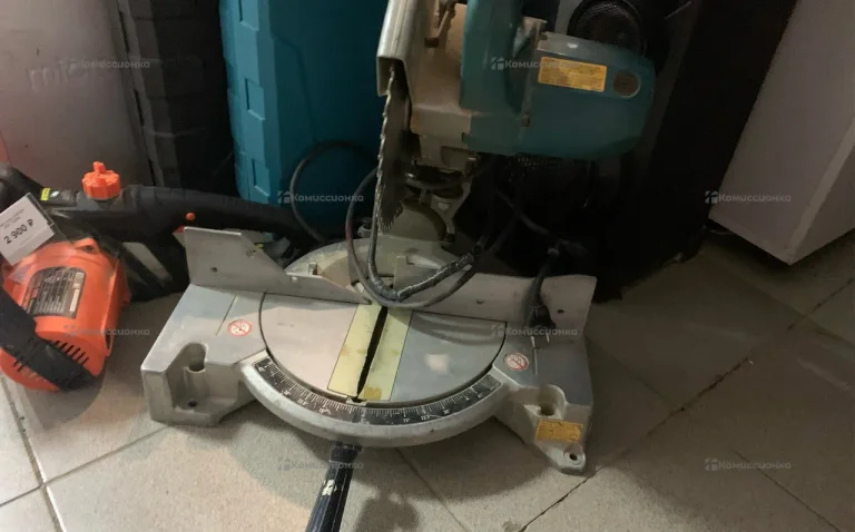 Торцовочная пила makita LS1040