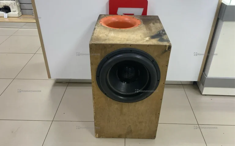 Сабвуфер Aura Venom 15 D2