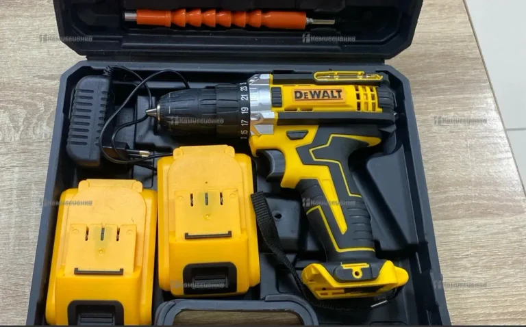 Шуруповерт бесщеточный Dewalt 21V