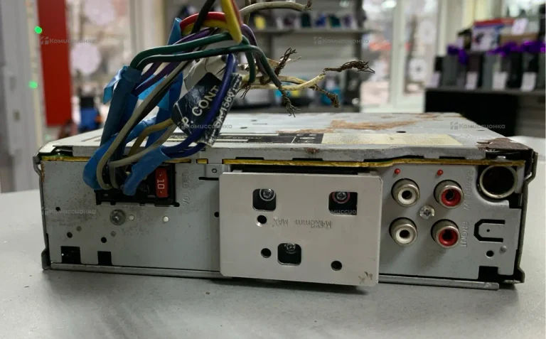 Автомагнитола  jVC KD-R647