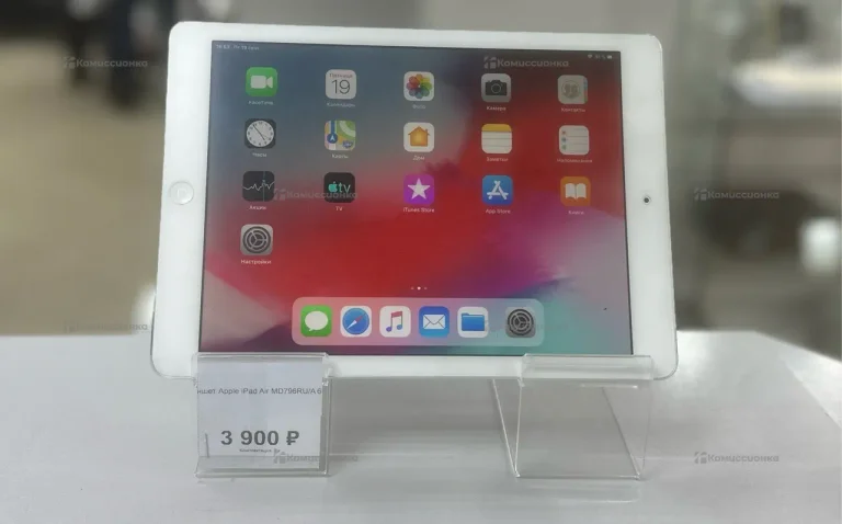 Планшет Apple iPad Air MD796RU/A 64Gb