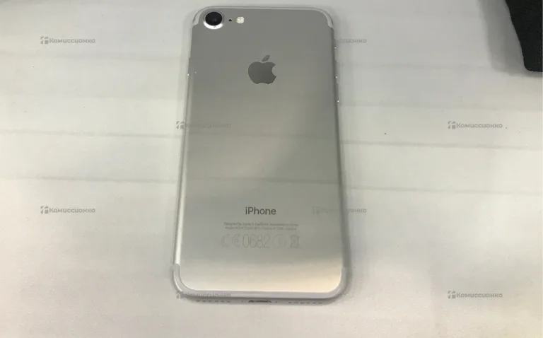Apple iPhone 7 2/32 ГБ
