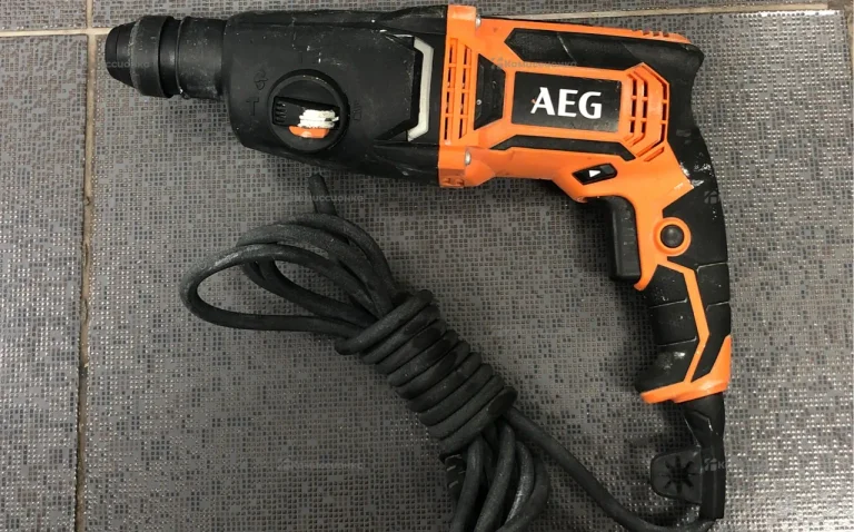 Перфоратор AEG KH24IE