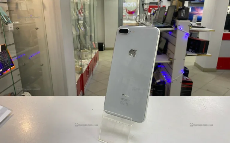 Apple iPhone 8 Plus 3/64 ГБ