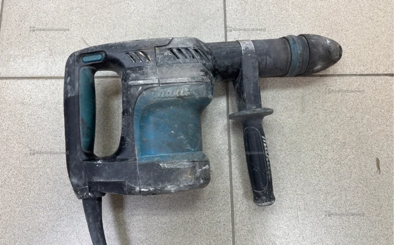 Отбойный молоток makita HM0870C
