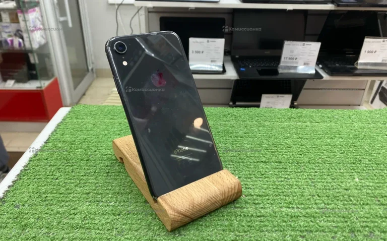 Apple iPhone XR 3/64 ГБ
