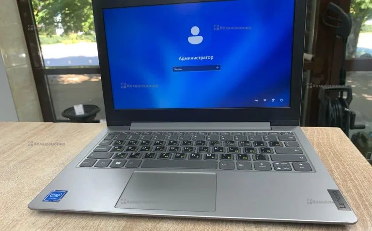 Ноутбук  Lenovo v81