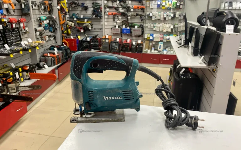 Электролобзик makita 4329