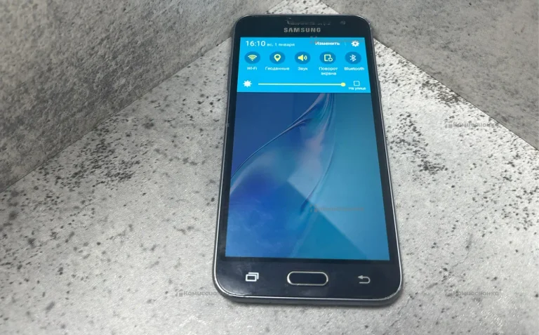 Samsung Galaxy J1 1/8 ГБ