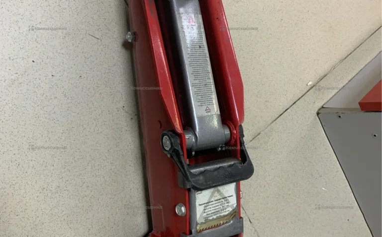 Домкрат подкатной arnezi r7101126