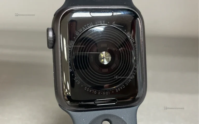 Часы Apple Watch SE 40mm Nike Series