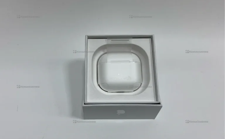 Наушники  AirPods 4.
