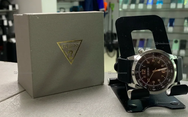 Часы Guess