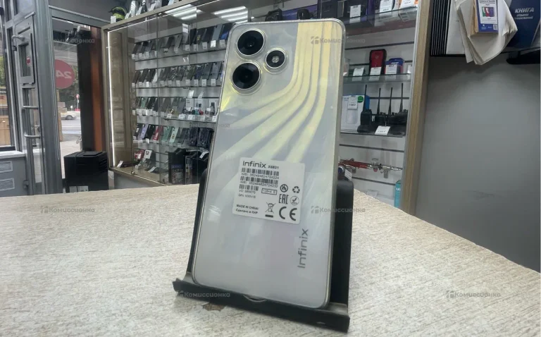 Infinix Hot 30 4/128 гб