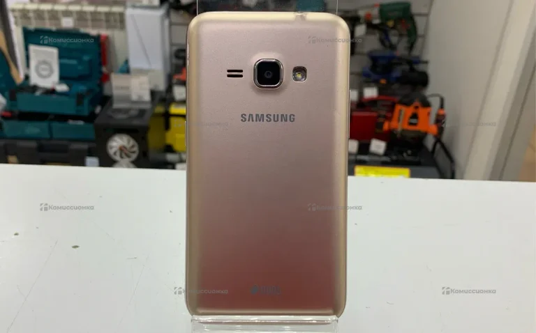 Samsung Galaxy J1 (2016) 1/8 ГБ