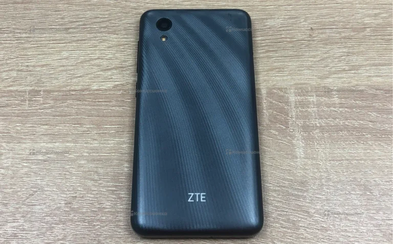 ZTE Blade L8 1/16 ГБ