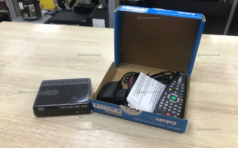 Цифровая ТВ приставка  bbk smp021