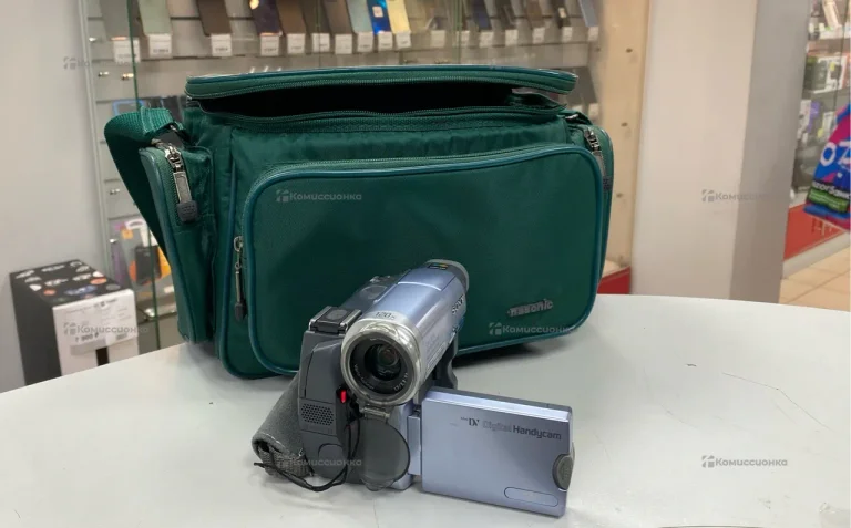 Видеокамера  Sony DCR-TRV22E