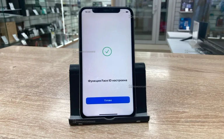 Apple iPhone XS 4/64 ГБ