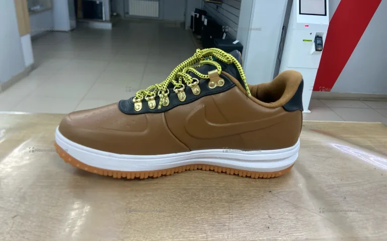 Кроссовки Nike коричневые 45p