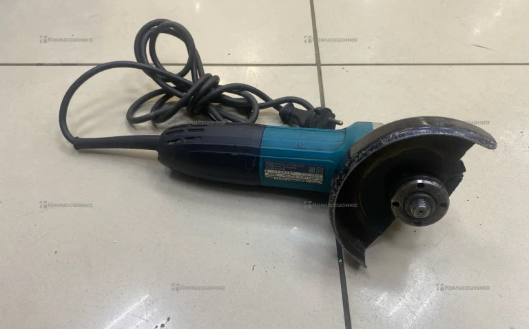 Ушm Makita ga5030