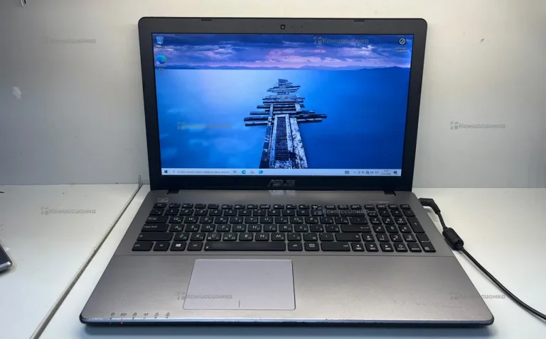 Ноутбук  Asus X550ZA