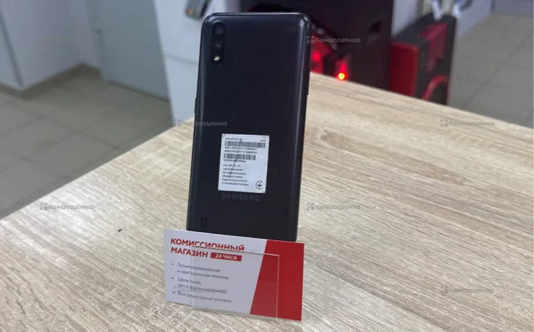 Samsung Galaxy M01 3/32 ГБ
