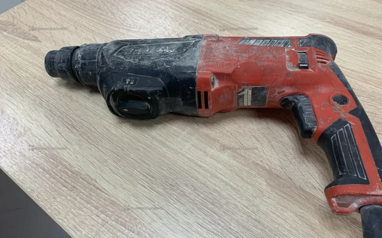 Перфоратор makita M8701