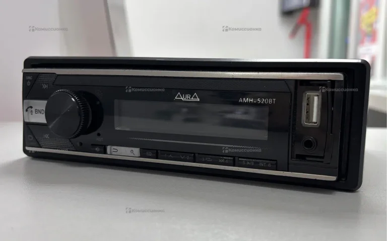 Автомагнитола Aura AMH-520BT