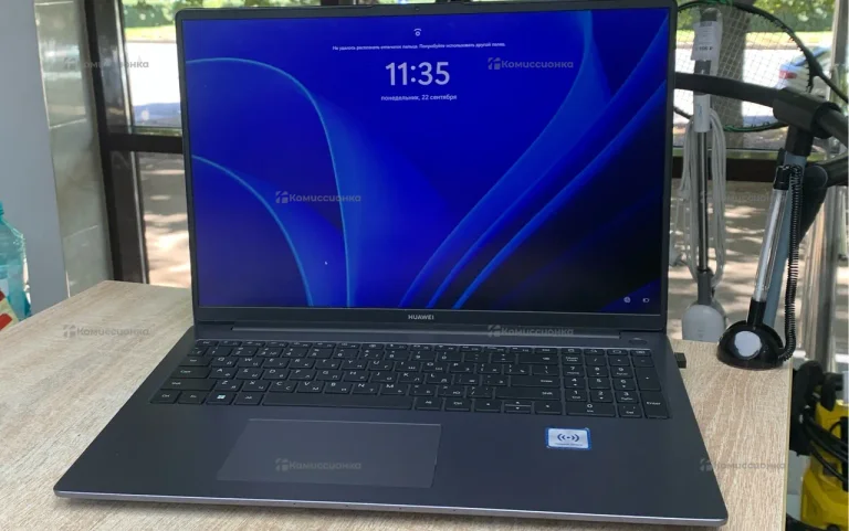 Ноутбук  Huawei RLEF-XX i7