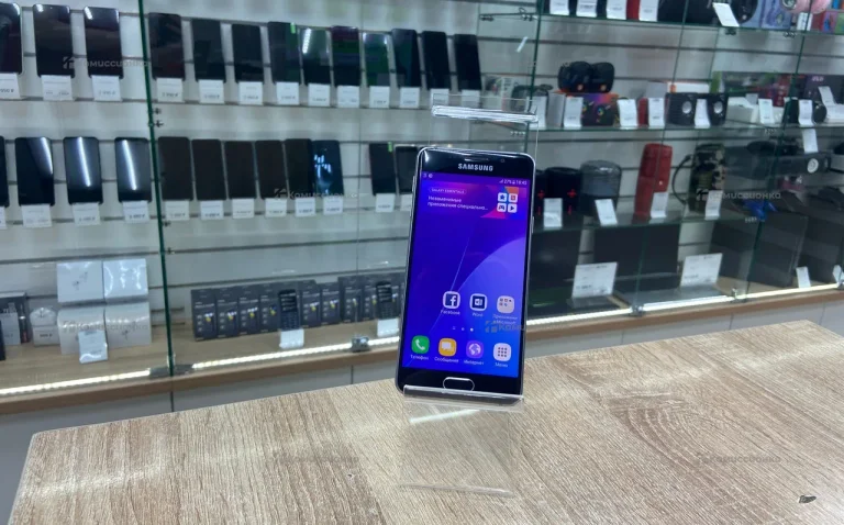 Samsung Galaxy A3 1/16 ГБ