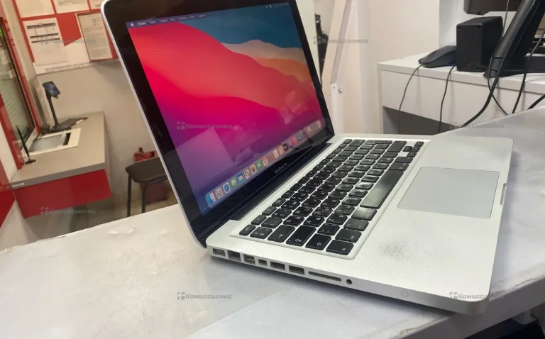 Ноутбук  apple nacbook pro 13 2010 core 2 duo 4gb