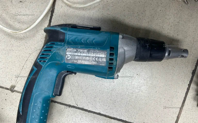 Шуруповерт makita FS6300