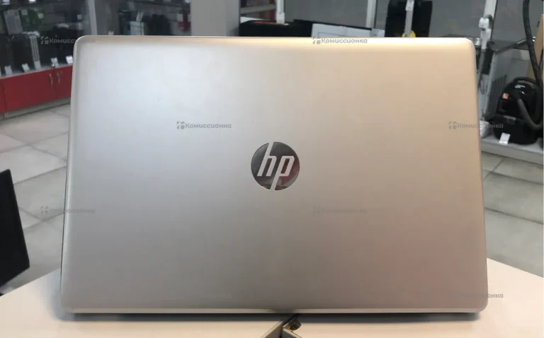 Ноутбук HP 15-bw028ur