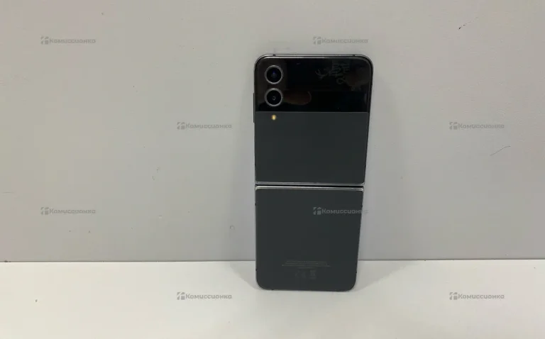 Samsung Galaxy Z Flip4 8/128 ГБ
