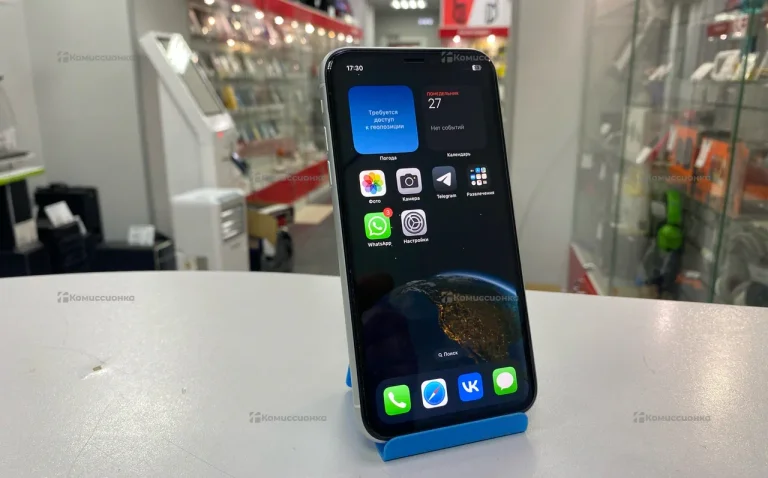 Телефон Apple iPhone XR 3/64 ГБ