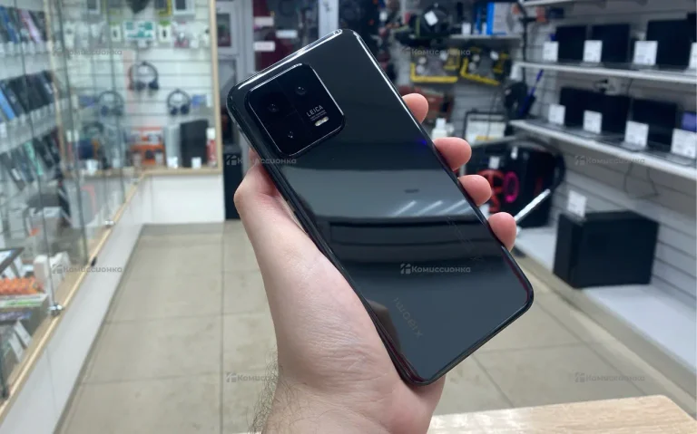 Xiaomi 13 12/256 ГБ