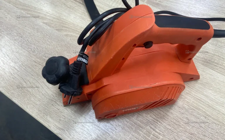 Рубанок  спец бру 600