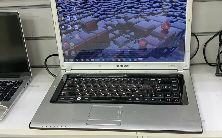 Ноутбук  Samsung R518
