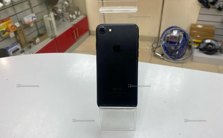 Apple iPhone 7 2/32 ГБ
